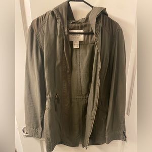 Army green women’s utilities jacket